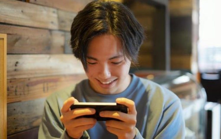 The Joy of Gaming: How Online Games Help You Stay Positive