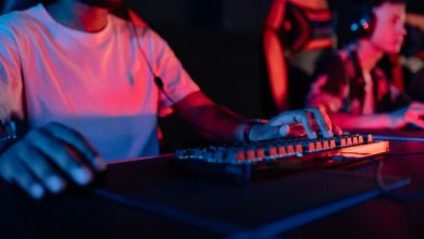 Why Online Gaming Feels Like More Than a Game Night